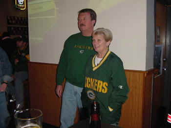 packseahawks1.jpg (17650 bytes)