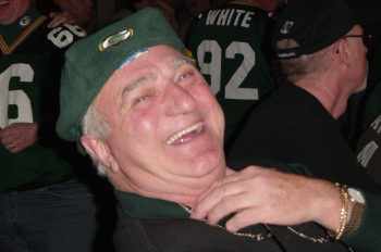 packseahawks18.JPG (80269 bytes)